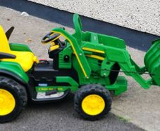 John Deere 12v Electric ride on tractor
