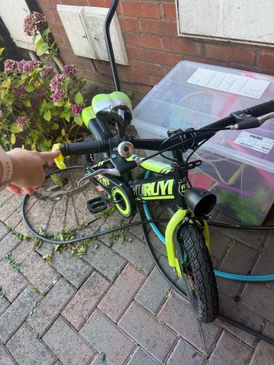 boys toddler bike