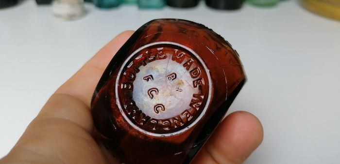61 - Beautiful Vintage 4oz Bovril Dark Brown Glass Embossed Letters Jar