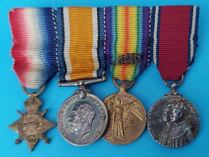World War 1 Group of MINATURE Medals