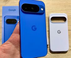 BRAND NEW Pixel 10 128GB - Indigo Blue - Unlocked + Google Case