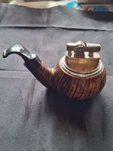 Beautiful Old Pipe Lighter, Postage Available