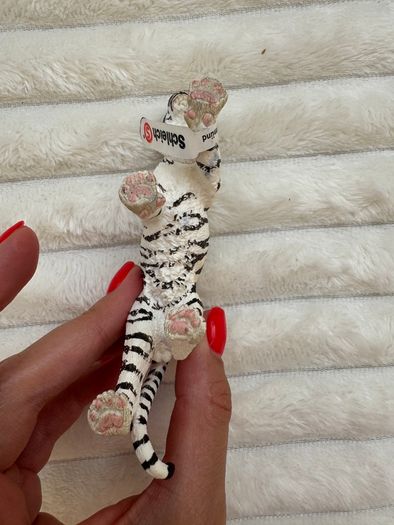 Schleich Wildlife White Tiger Figure 14731 Dirty Please look at the pictures