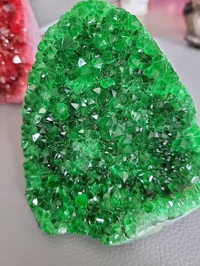 Quartz green geode
