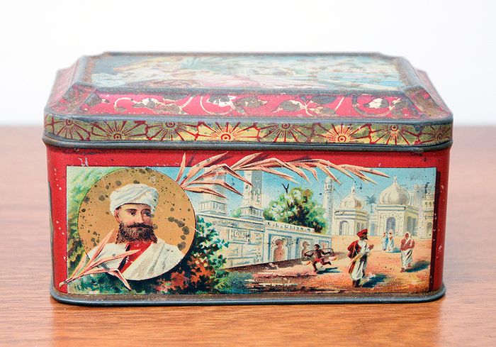 Vintage Tin Tea Box 'Arabian / Turkish Scene'