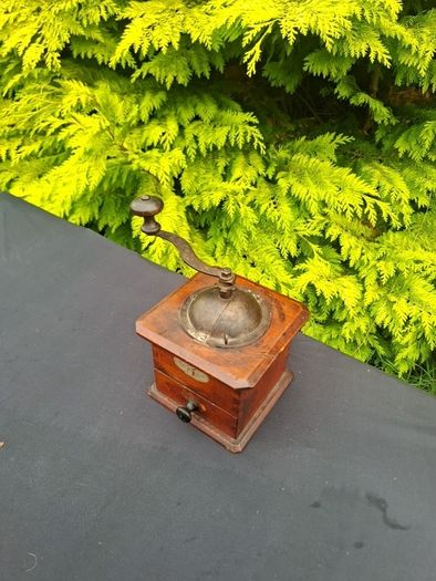 By post only old coffee grinder