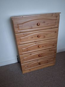 Chest of drawers