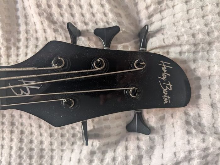 Bass guitar Harley Benton