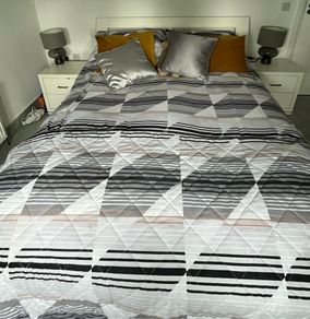 double bed 5ft plus 2 lockers