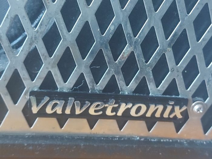 VOX Valvetronix VT15 AMP, working great and in excellent condition