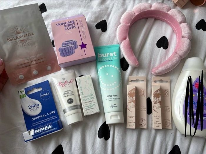 Random selection beauty and skincare items