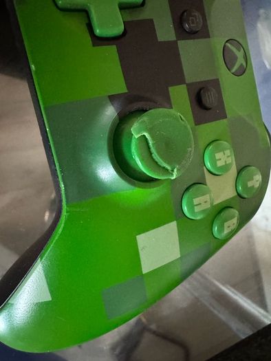 Xbox one Minecraft creeper controller