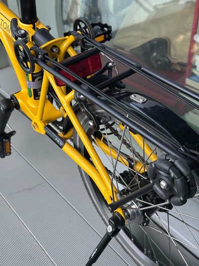 Brompton C Line 6-speed Bumblebee Yellow with accessories