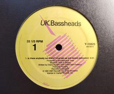 Bassheads - Is There Anybody Out There? - Deconstruction Records - BANGIN 90s Piano ACID Vocal HOUSE BANGER!