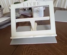 Cook book stand