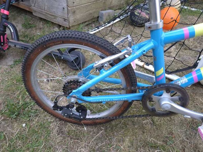 Girls raleigh bike