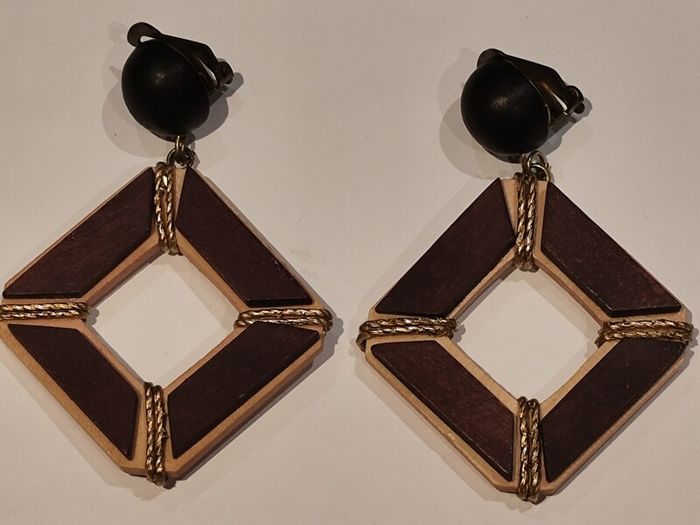 Vintage Clip On Earrings
