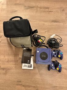 Nintendo GameCube Indigo Bundle - 2 Controllers, Memory Card & Game