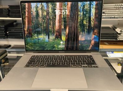 Apple MacBook Pro 15" 2018 A2141 2.3 GHz 8 Core Intel i9 16GB RAM 1TB SSD (Battery Cycle: 130)