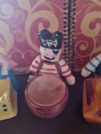 egg cups