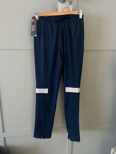 BNWT Under Armour Bottoms - YLG
