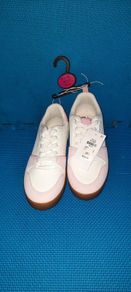 Girls runners size 2 NEW