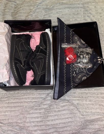 Travis Scott black shoes