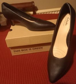 BNIB Clarks Black Leather Shoes Size 6