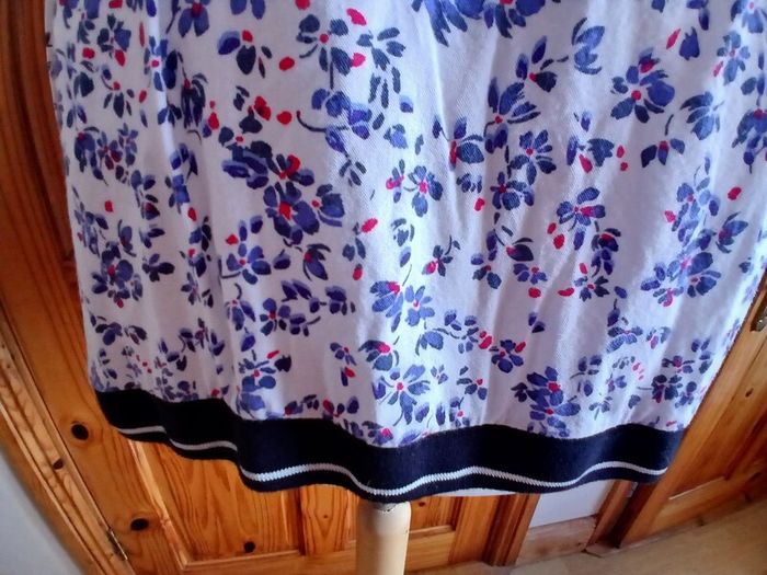 Ladies Street One Long sleeve ditzy floral top size 16 includes postage