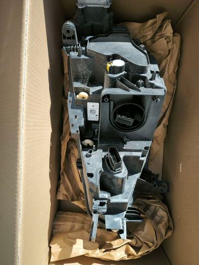 ID 4 Drivers side Matrix IQ headlight