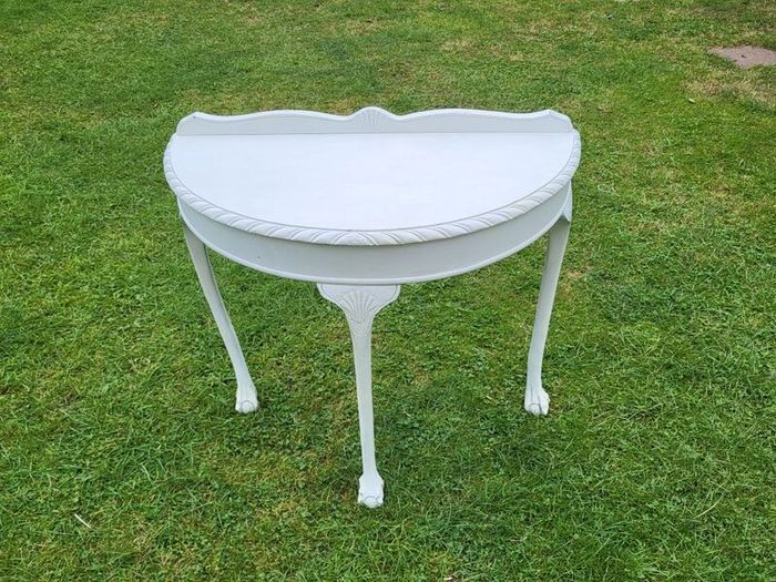 Half moon Hall / Side table