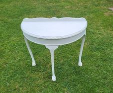 Half moon Hall / Side table