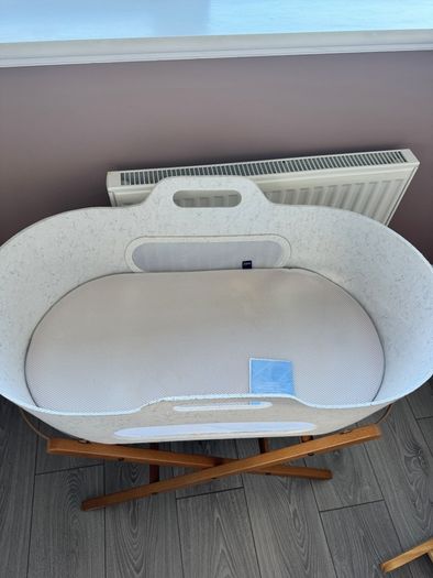Snuzpod Moses basket