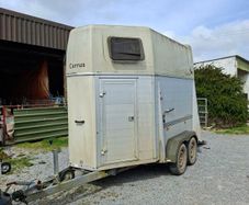 Double horsebox with front ramp for sale