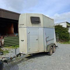 Double horsebox with front ramp for sale