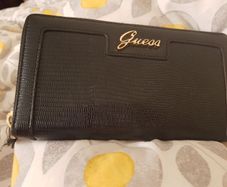guess wallet