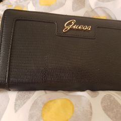 guess wallet
