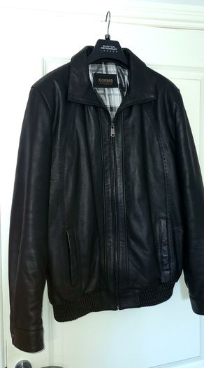 Men's genuine leather bomber style jacket size L