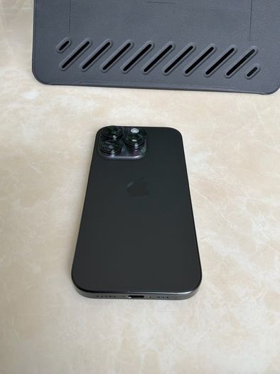 iPhone 16 pro 256gb black titanium