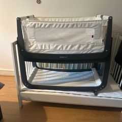 SnuzPod 4 beside bed