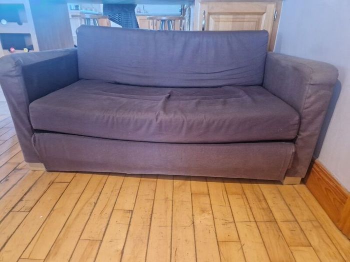 Pull out couch