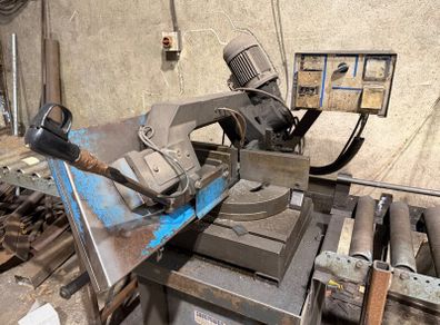 Horizontal bandsaw