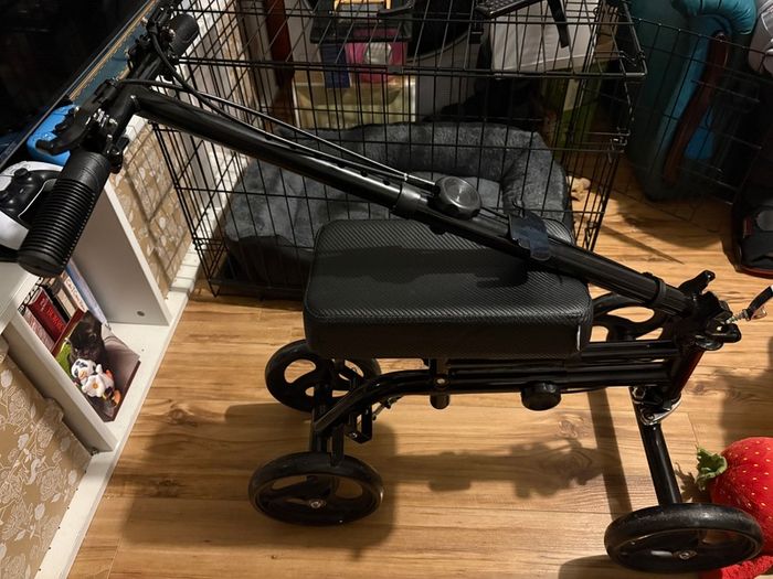 knee scooter