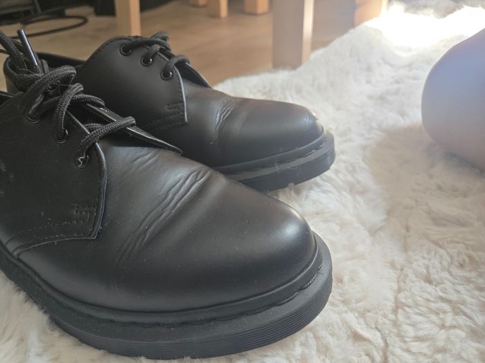 Ladies Dr Martens shoes