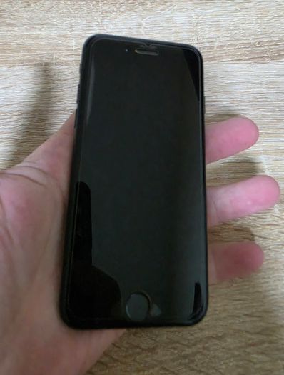 Apple iPhone 7 Black 2