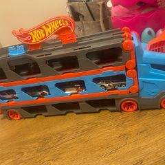 hot wheels truck