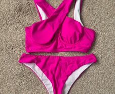 Bikinis & Swimsuits