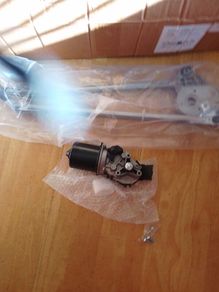Dacia wiper motor and linkage