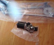 Dacia wiper motor and linkage