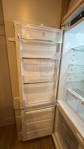 Electrolux 70/30 freezer fridge